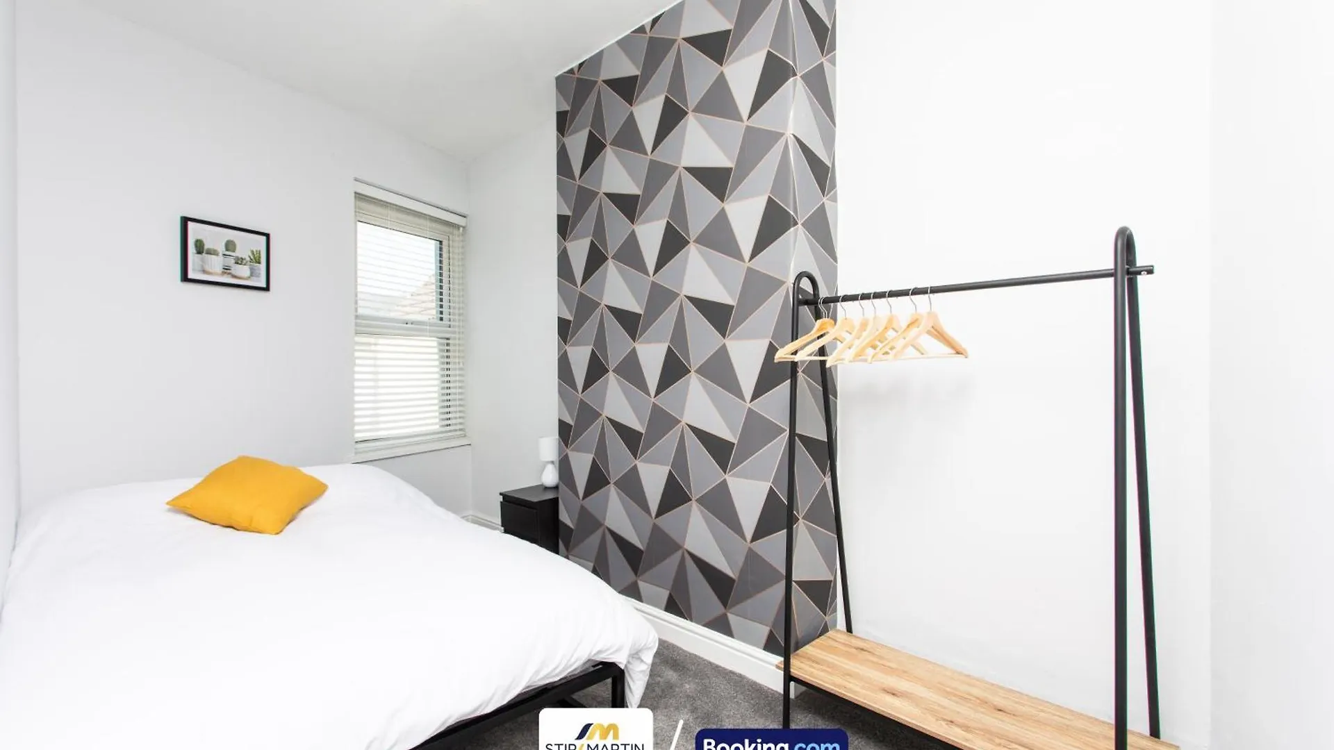 Comfy 3Bed House By Stirkmartin Stays Short Lets & Serviced Accommodation Cardiff With Free Parking & 8Mins To City Centre 英国